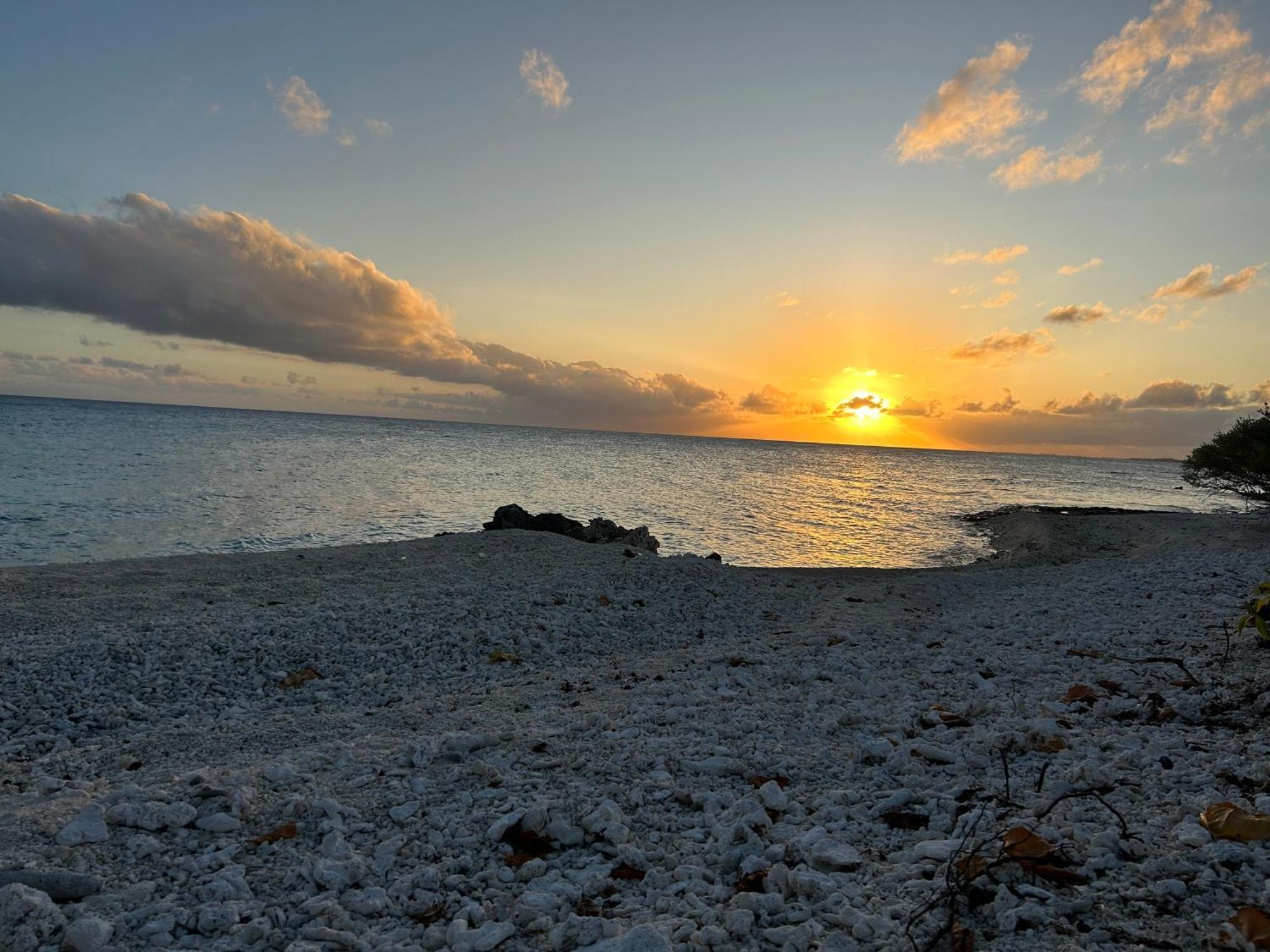 Rangiroa Bliss Hotel Tiputa Eksteriør billede